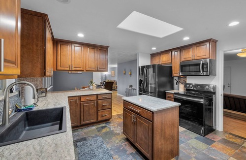 Southeast Bend Condo | Book both units for two separate living areas together. Offering a total of 4 be