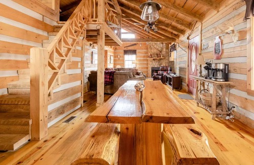 Mentone House | Book Fall B4 Sold Out!Pets+HotTub+New BATH+Cabin-GR8Coffee