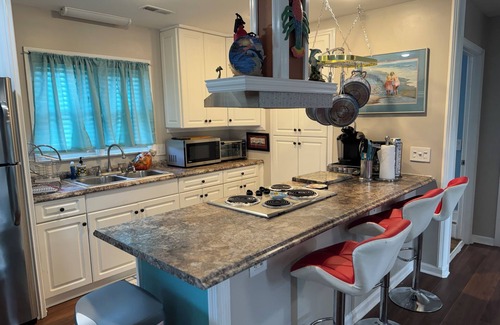 Sea Breeze Cottage | Book Fast! Top-Rated 5★ Cottage Near Carolina Beach—Private, Peaceful, Perfect