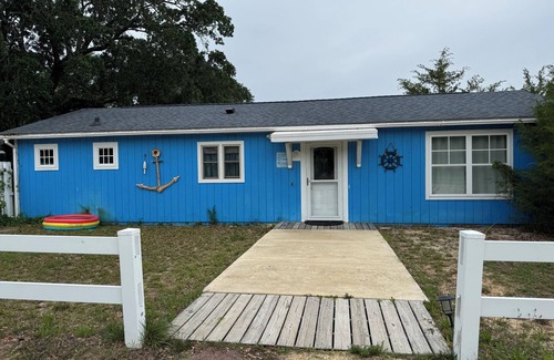 Sea Breeze Cottage | Book Fast! Top-Rated 5★ Cottage Near Carolina Beach—Private, Peaceful, Perfect