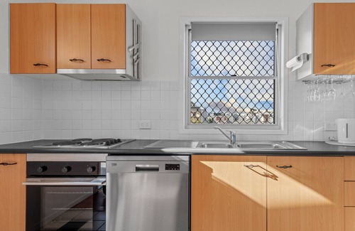 West End Apartment | Book for Brisbane Festival - Parking & Wifi