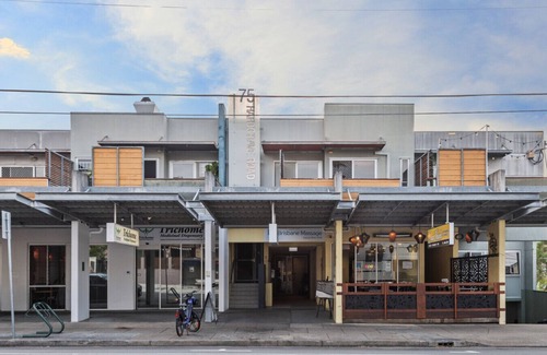 West End Apartment | Book for Brisbane Festival - Parking & Wifi