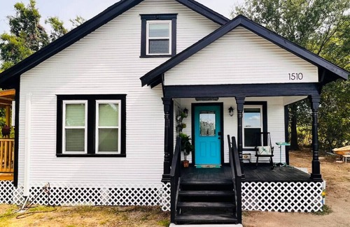 Brenham House | Book Haven 2BR by fairgrounds/Blue Bell Creameries