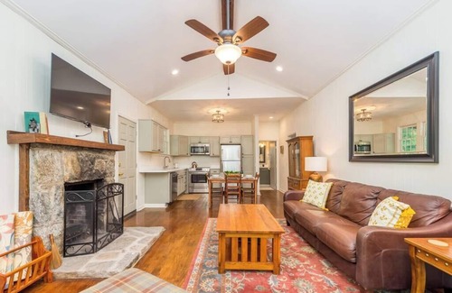 Hendersonville House | Book Lover's Mountain Cabin | 2 King Bedrooms, Library Wall & Peaceful Views