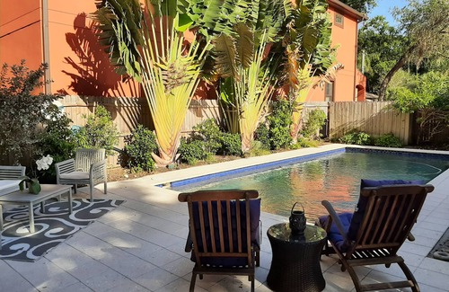 Gillespie Park Cottage | 🦩Book Me Baby! Pool, Pet-Friendly Paradise Near Downtown Sarasota🦩