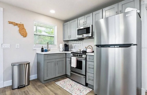 Siesta Key Condo | 🦩Book Me Baby! Wildflower Inn Siesta Key #8 Coconut🦩