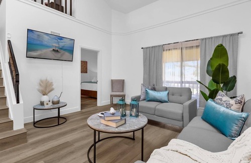 Ventura Condo | Book Now and Enjoy, Long stays have free days for a limited time!