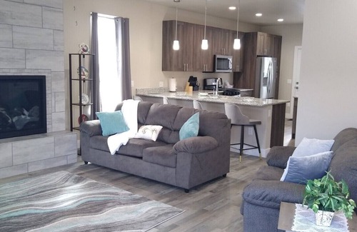 Salida House | Book NOW for FALL COLORS! Located in downtown Salida!