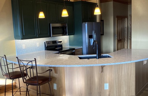 Cashiers House | BOOK NOW: Leaf Season is Early. Scenic Lake and Mountain Views from every room!