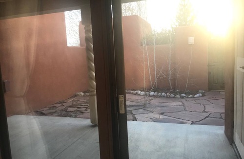 El Prado Condo | BOOK Now! Mountain Views, Spacious, Private, Close to Hiking, Dining & Shopping!