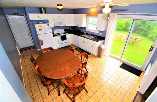 Eastward Look House | BOOK SUMMER 2026 EARLY FOR BEST DEAL!Walk to beach, large Gambrel, 4 bds, 2 bth.