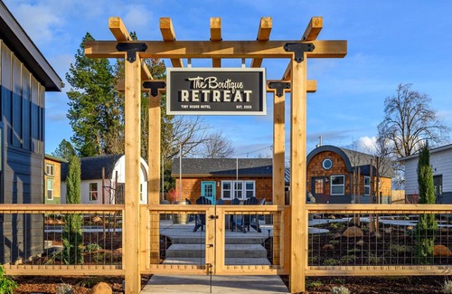 McMinnville Cottage | Book the Mod Cottage at The Boutique Retreat in historic downtown McMinnville.