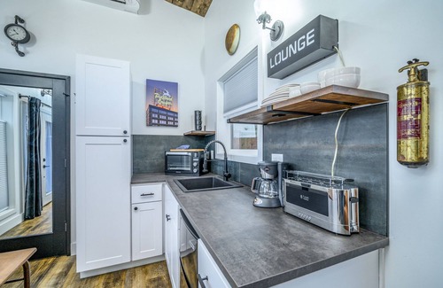 McMinnville Cottage | Book the Urban Loft at The Boutique Retreat in historic downtown McMinnville.