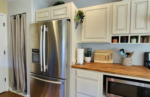 Mariposa House | Book This Beautiful Home NOW!