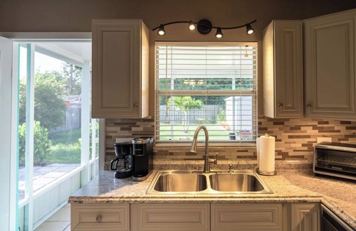 Stuart House | Book today, dinner on us!nNew listing! Stuart/Port Salerno cute cottage!