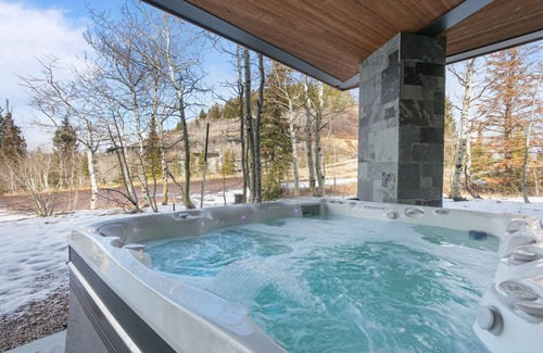 Park City House | Book Today for a Holiday Stay! Luxury Ski-in, Ski-out Home with Hot Tub
