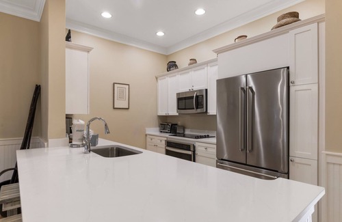 Watercolor Condo | Book Today for a Fall Getaway! Park District - Park View! 3 Adult Bikes! Central Location!