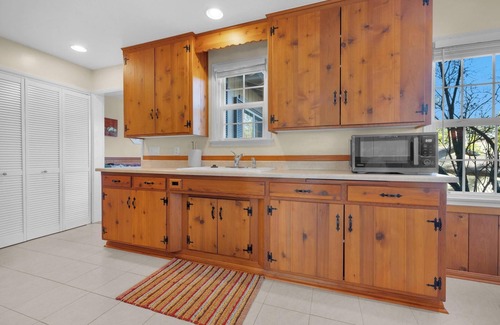 Julian Cottage | BOOK YOUR HOLIDAY GETAWAY! Charming 2-bedroom cottage walk to Julian-FREE WIFI