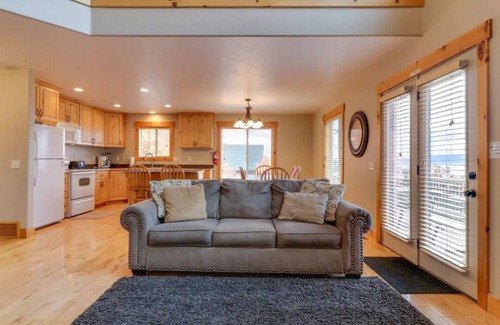 Harbor Village Cabin | Book your stay today! Experience amazing views of Bear Lake at Deja View (sleeps 20)