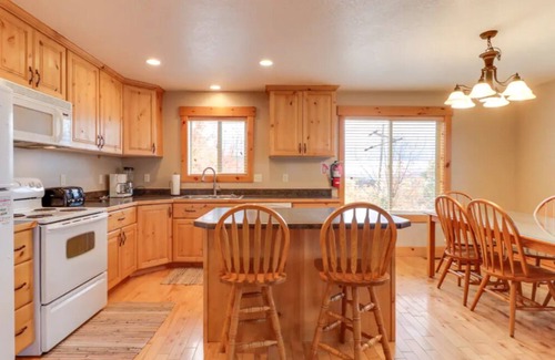Harbor Village Cabin | Book your stay today! Experience amazing views of Bear Lake at Deja View (sleeps 20)