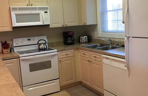Central Myrtle Beach Condo | BOOKING 2026! GR RATES GR LOCA 2BEDRM w ELEVATOR GOLF VIEW APPRX 1 MILE TO BEACH