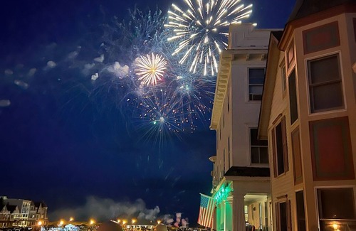 Ocean Grove House | Booking for 2025 PRIVATE PARKING, 1.5 blocks to beach, pet friendly,cental air