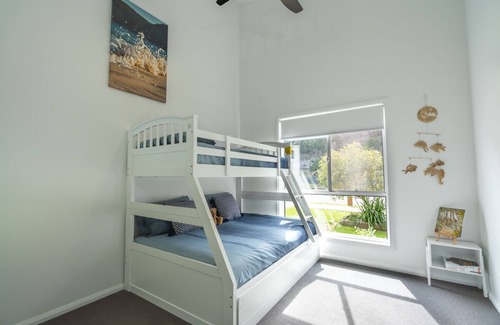 Boomerang Beach House | Boomerang Beach house with bushland outlook