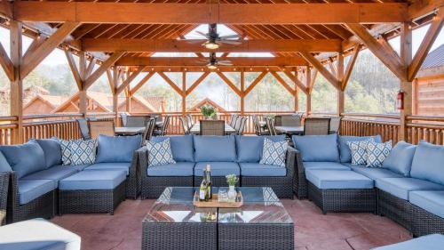 Caton House | Boon by AvantStay 40-Guest Luxe Smokies Retreat