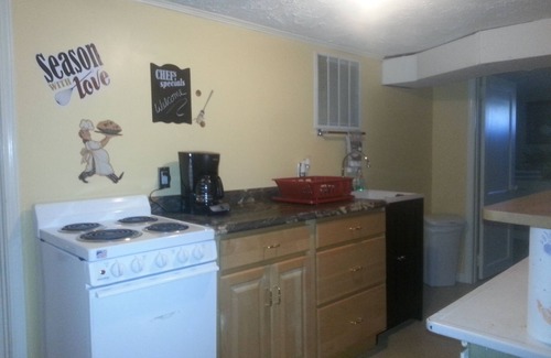 Bluff City House | Boone Lake Bungalow. Cozy, Comfortable and Convenient.