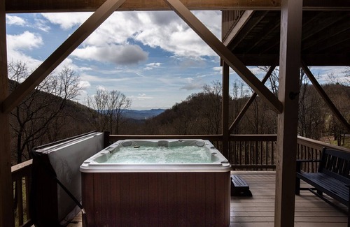 Boone House | Boonedoggle - Cabin, Views, HT, FP