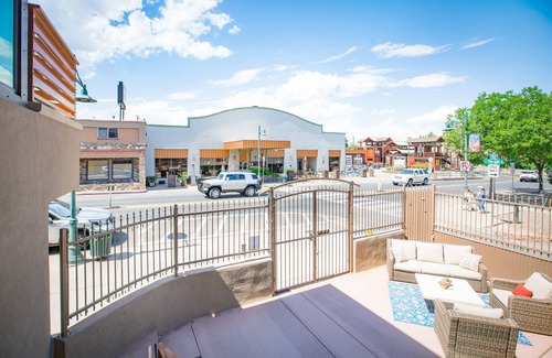 Cottonwood Condo | Bootlegger's Loft/Luxury 2 Bedroom, 2 Full Bathroom Condo