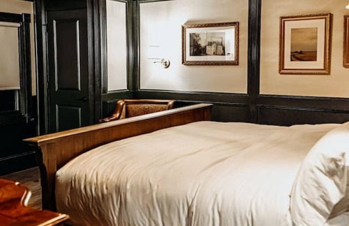 Tomahawk Hotel | Bootleggers Lodge - Sofia