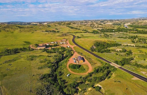 Medora House | Boots House Summary: