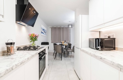 Crawley House | Borage House 3BR Crawley, Borage House 3BR Crawley