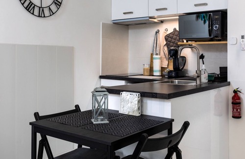 French Riviera Apartment | Bord de Mer, Studio Avec Jardin