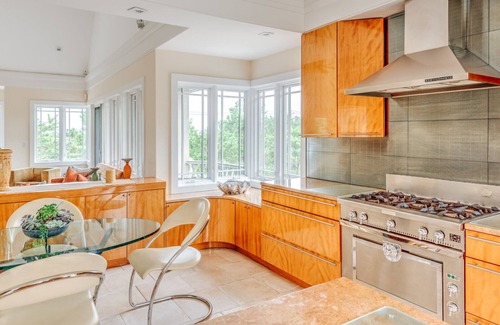 Amagansett House | Bordering 130 Acre Preserve, Heated Gunite Pool, Eat-In Chefs Kitchen