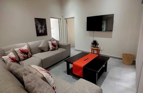Marloth Park Cabin | Bordering Kruger National Park, this modern and spacious 3 bedroom lodge awaits