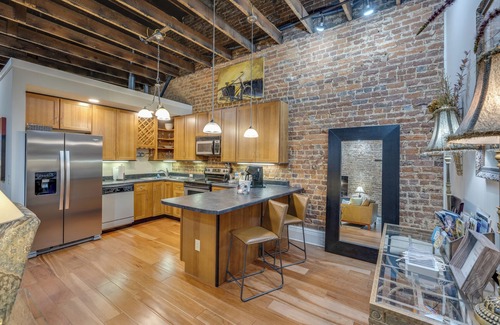 Bristol Apartment | BordertownLoft In heart of Downtown-KingBed,Casino