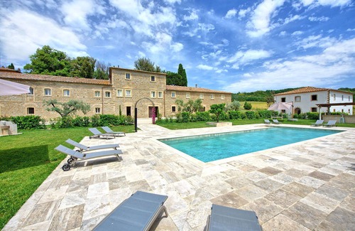 Volterra Villa | Borgo Ariano 8 – Apartment with pool