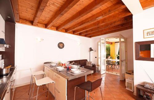Manerba del Garda Apartment | Borgo Del Torchio - Gardagate