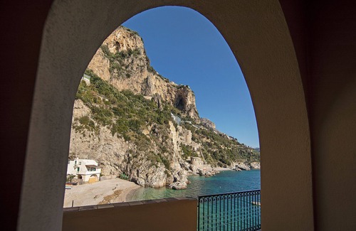 Conca dei Marini Apartment | Borgo di Conca-La Marinella-apartment on the beach of Conca dei Marini.