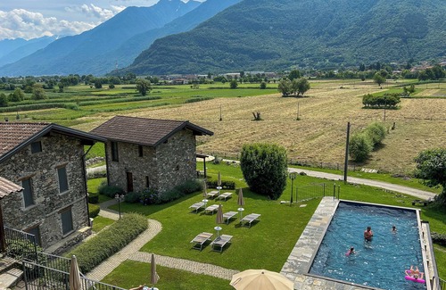 Colico Apartment | Borgo Erbiola Ciclamino Rustico Holiday Apartment with Pool