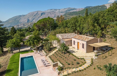 Polizzi Generosa Apartment | Borgo Le Niche by Wonderful Italy - Clio