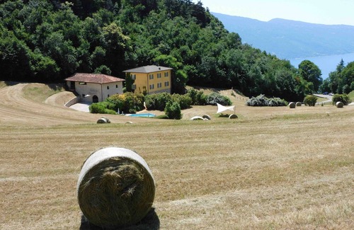 Gardola Apartment | BORGO PARADISO - LUNA Charming 2-bedroom Apt in 15 acre parkland. Pet friendly