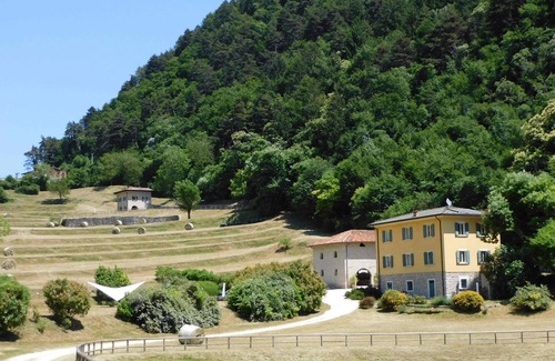 Gardola Apartment | BORGO PARADISO - LUNA Charming 2-bedroom Apt in 15 acre parkland. Pet friendly