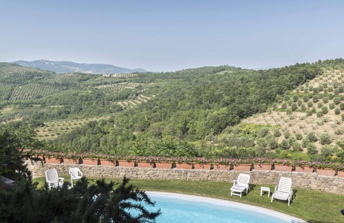 Montecolognola House | Borgo Spagnoli Farmhouse