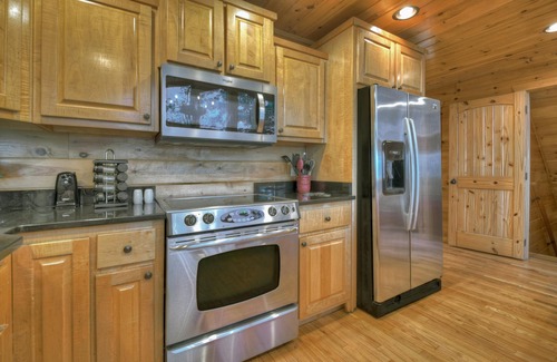 Foxfire Estates Cabin | Born In The Rockies | MTN Views | Hot Tub | Fire Pit