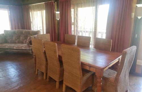 Bela-Bela House | Bosveld Kuier Houthuis