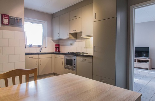 Oostkapelle Apartment | Boszicht 1 aan de Kust luxury apartment 4 people. Beach 800 mtr