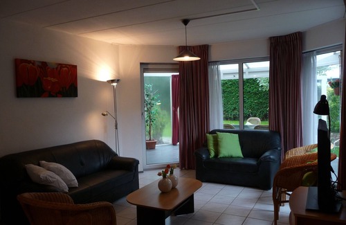 Oostkapelle Apartment | Boszicht 1 aan de Kust luxury apartment 4 people. Beach 800 mtr